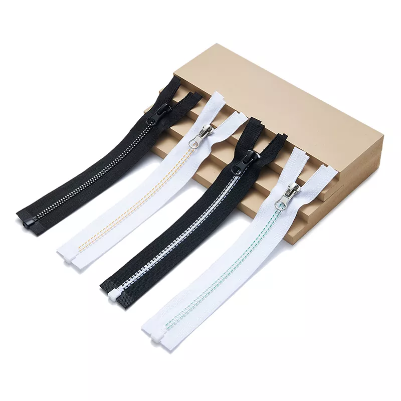 Экологически чистая молния из переработанного пластика